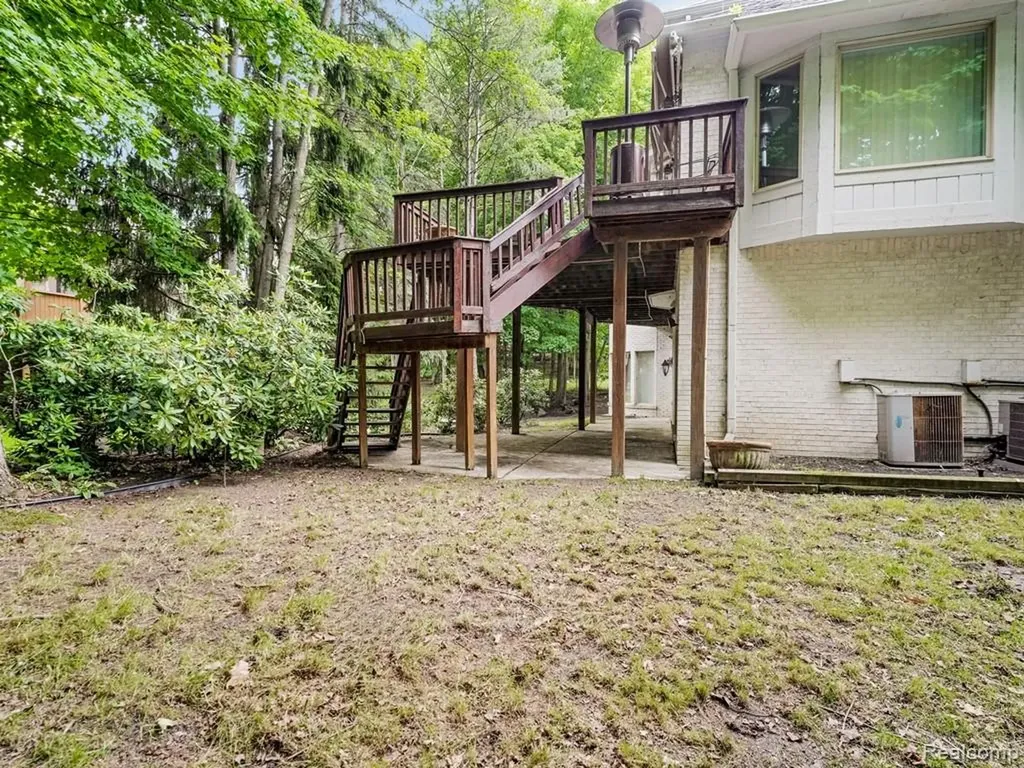 43564 Scenic Lane Novi City MI 48167