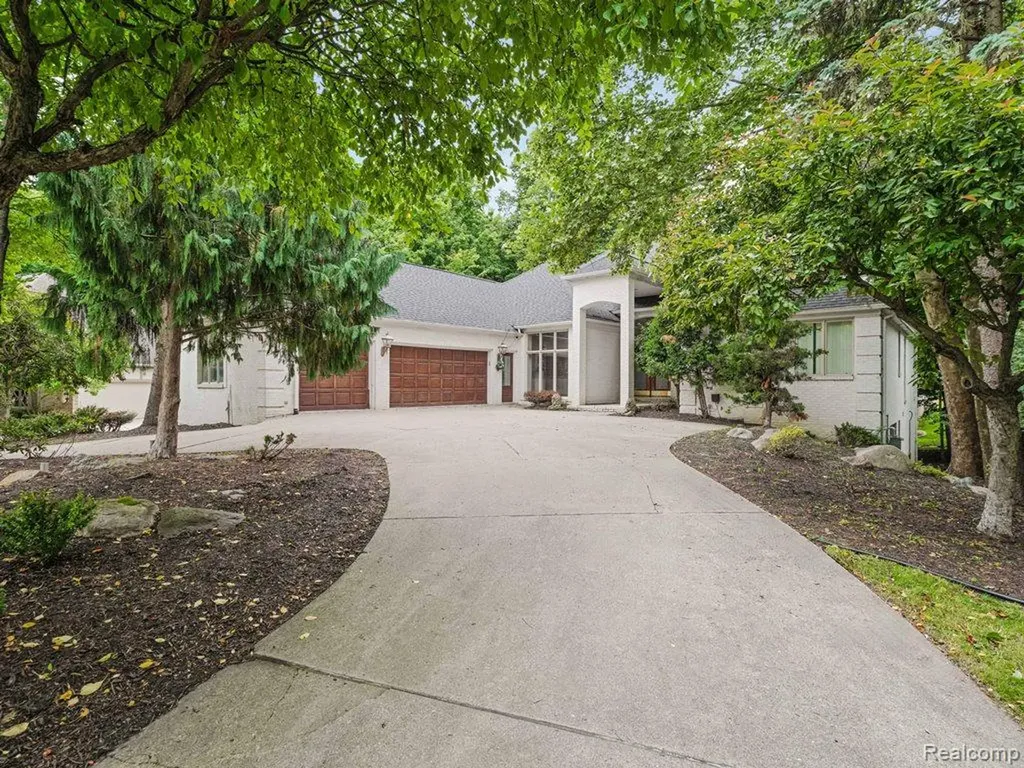 43564 Scenic Lane Novi City MI 48167