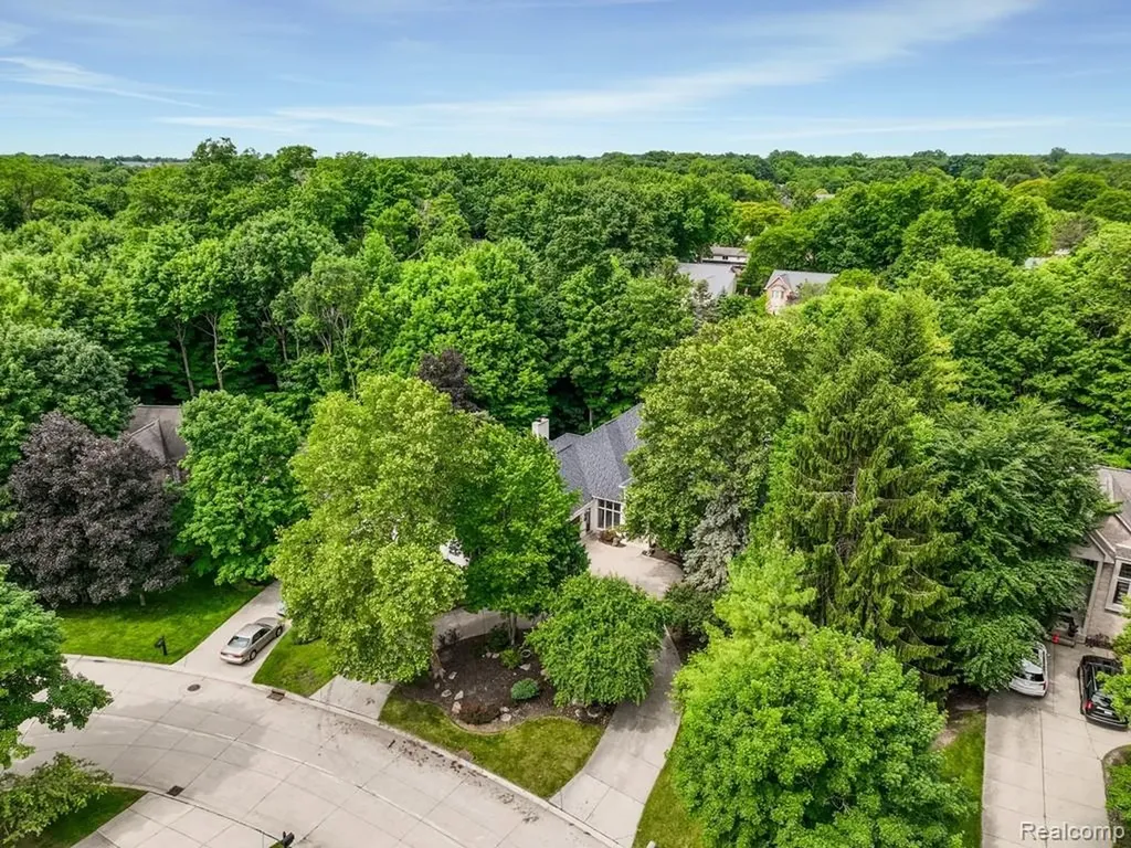 43564 Scenic Lane Novi City MI 48167