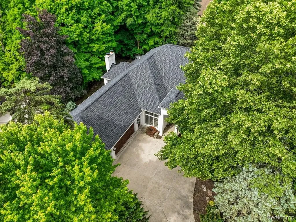 43564 Scenic Lane Novi City MI 48167