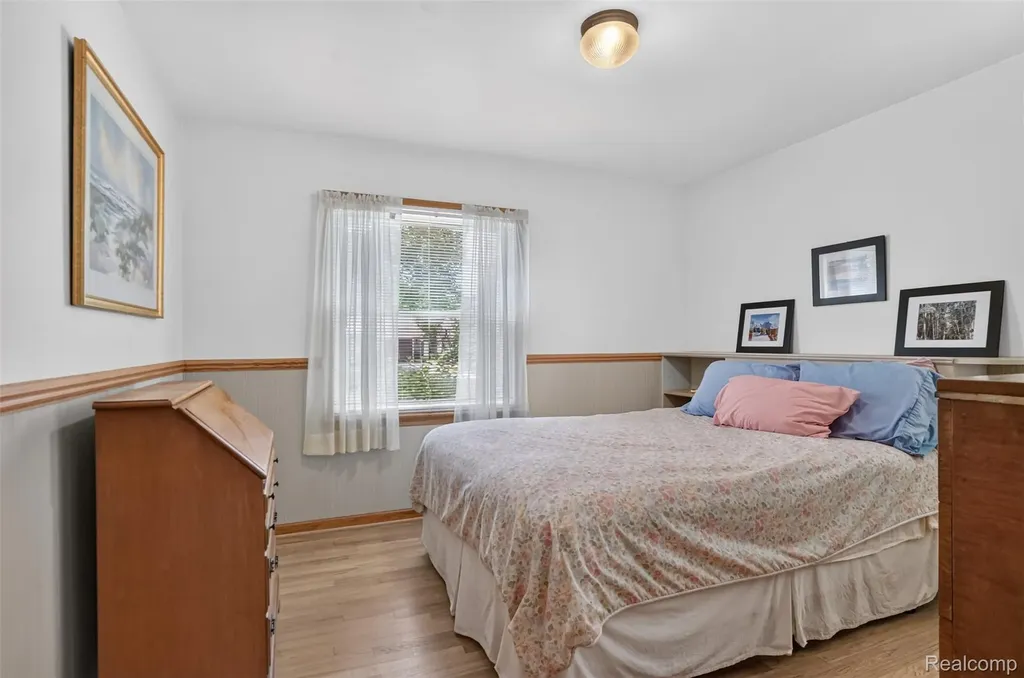 15690 Birwood Avenue Beverly Hills Village MI 48025