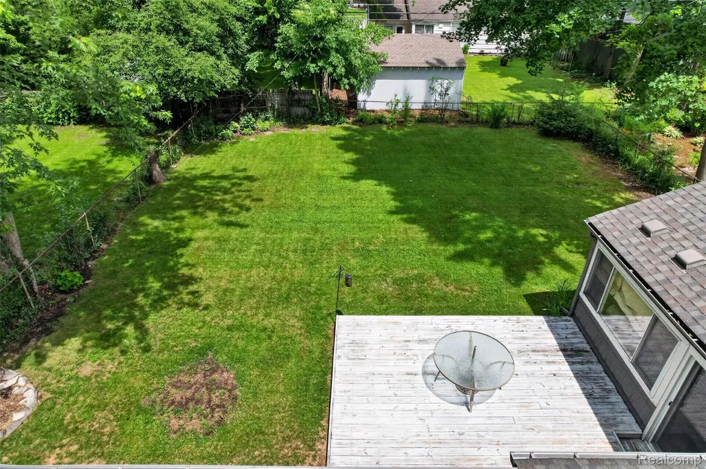 15690 Birwood Avenue Beverly Hills Village MI 48025