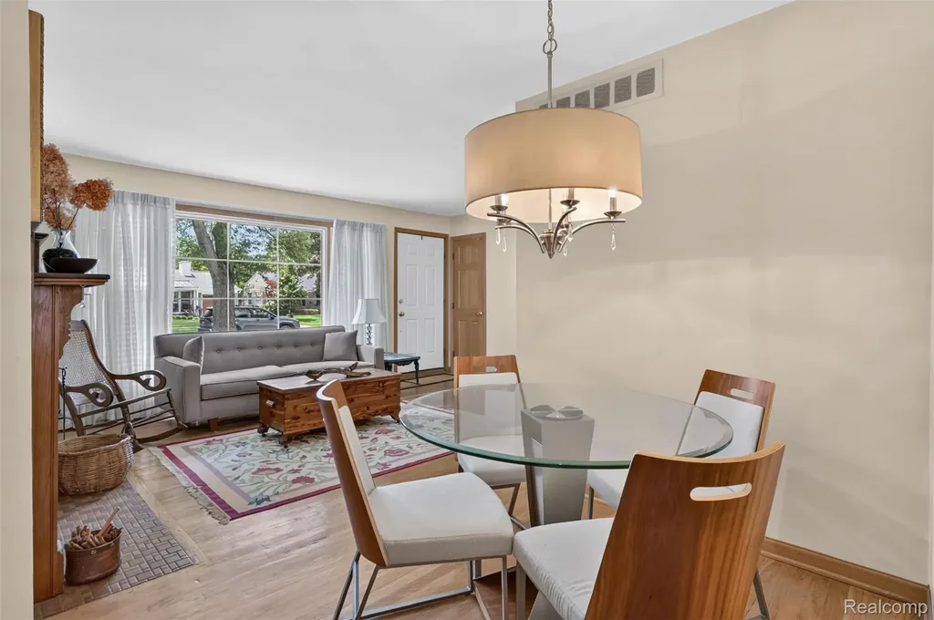15690 Birwood Avenue Beverly Hills Village MI 48025