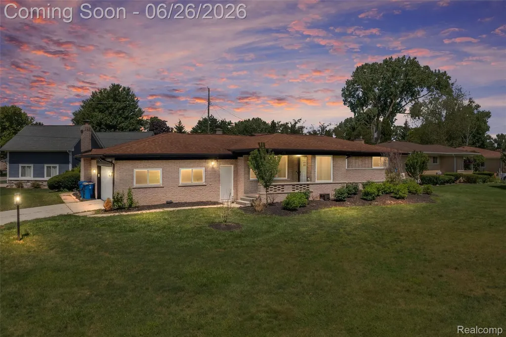 174 Pleasant Lake Drive Waterford Charter Township MI 48327