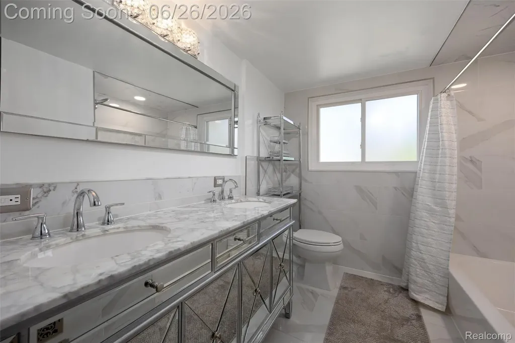 174 Pleasant Lake Drive Waterford Charter Township MI 48327