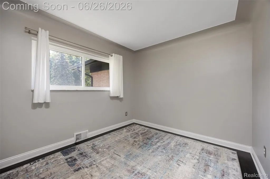 174 Pleasant Lake Drive Waterford Charter Township MI 48327