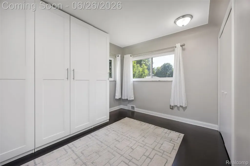 174 Pleasant Lake Drive Waterford Charter Township MI 48327