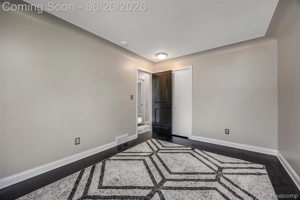 174 Pleasant Lake Drive Waterford Charter Township MI 48327