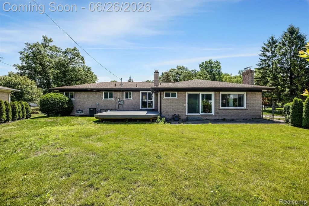 174 Pleasant Lake Drive Waterford Charter Township MI 48327