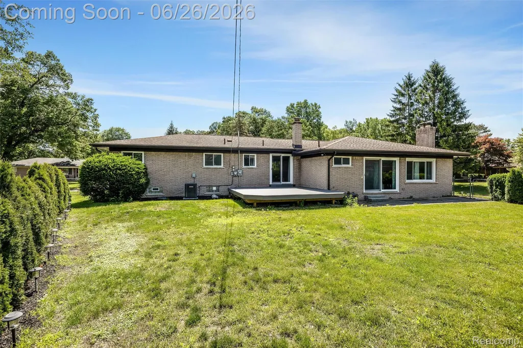 174 Pleasant Lake Drive Waterford Charter Township MI 48327