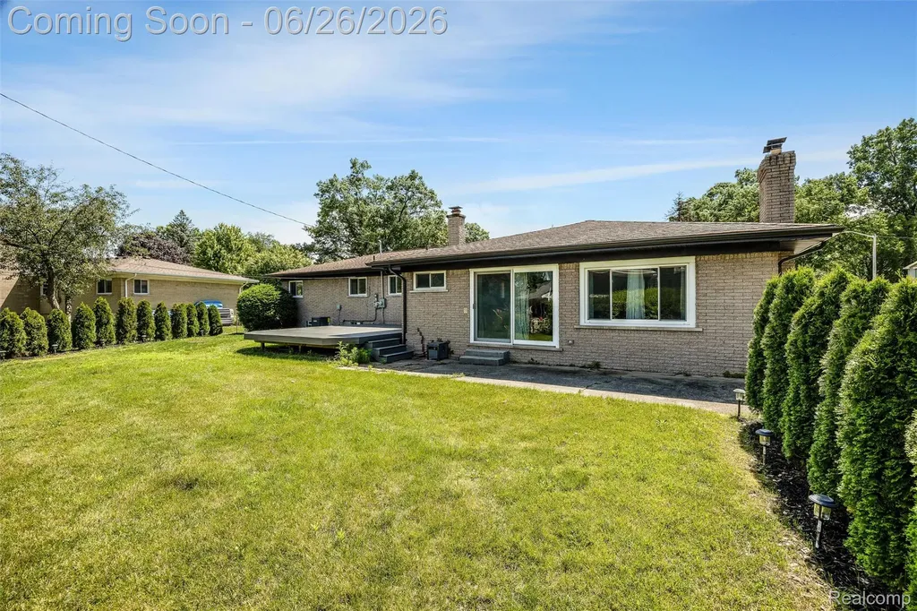 174 Pleasant Lake Drive Waterford Charter Township MI 48327