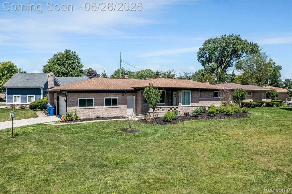 174 Pleasant Lake Drive Waterford Charter Township MI 48327