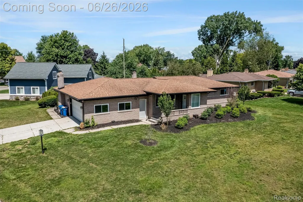 174 Pleasant Lake Drive Waterford Charter Township MI 48327