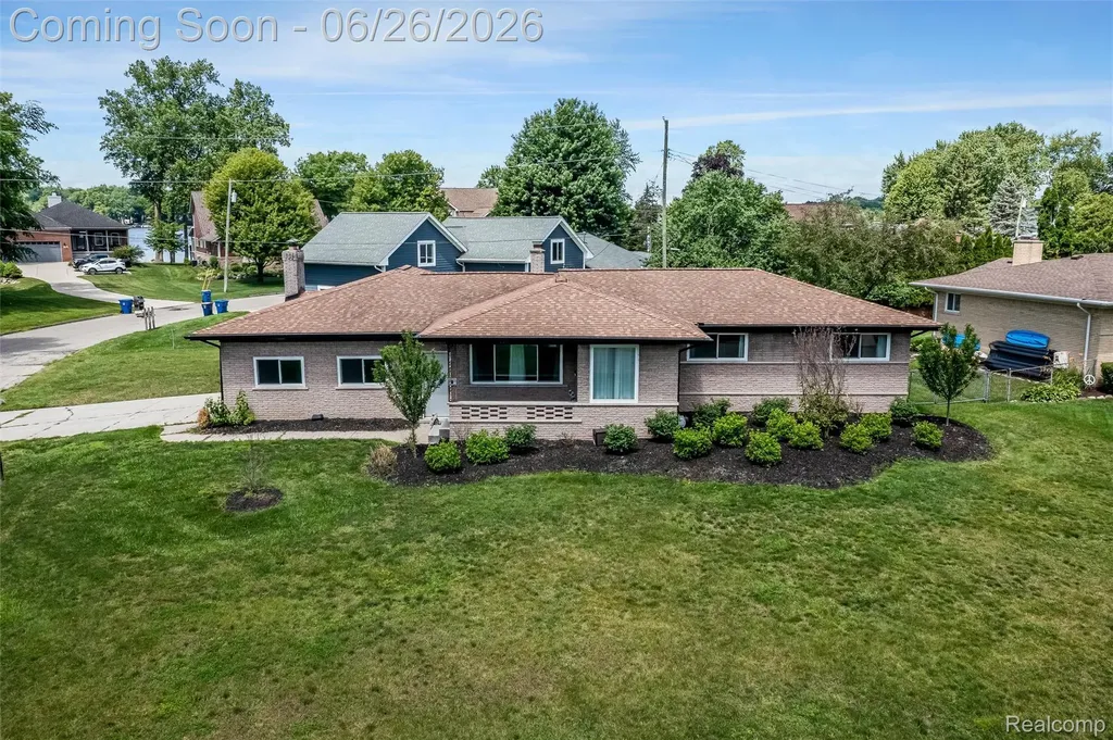 174 Pleasant Lake Drive Waterford Charter Township MI 48327
