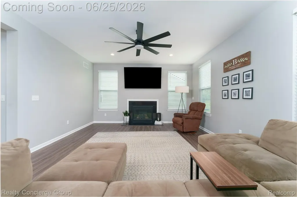 10066 Willow Oak Drive Green Oak Township MI 48116