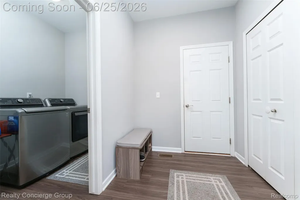 10066 Willow Oak Drive Green Oak Township MI 48116