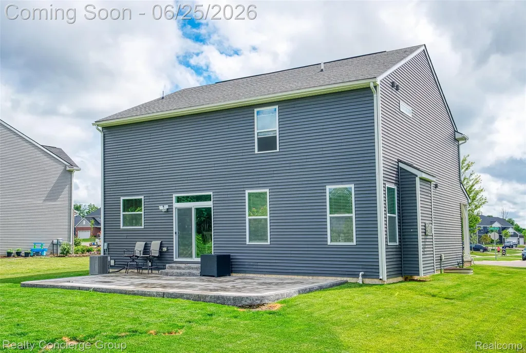 10066 Willow Oak Drive Green Oak Township MI 48116