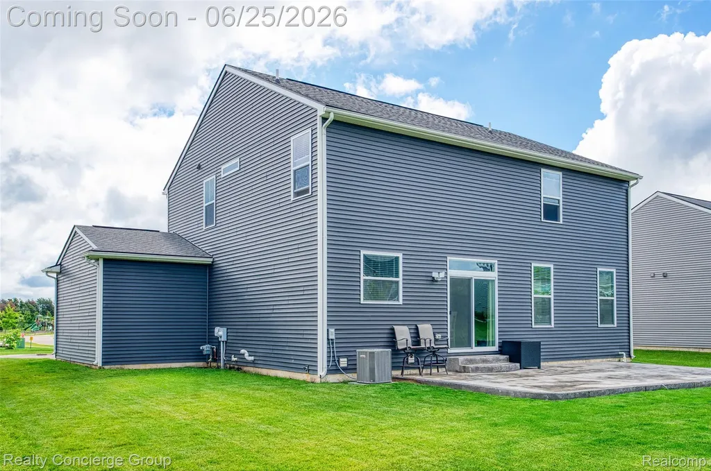 10066 Willow Oak Drive Green Oak Township MI 48116