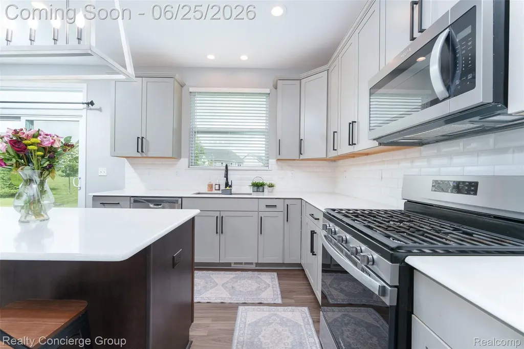 10066 Willow Oak Drive Green Oak Township MI 48116
