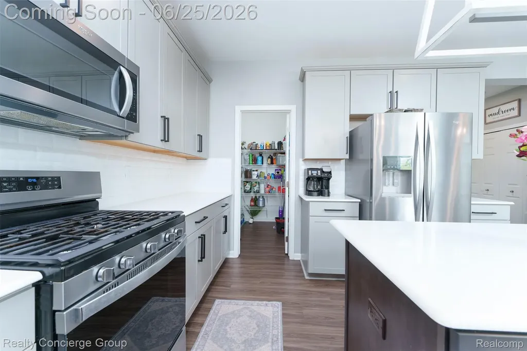 10066 Willow Oak Drive Green Oak Township MI 48116