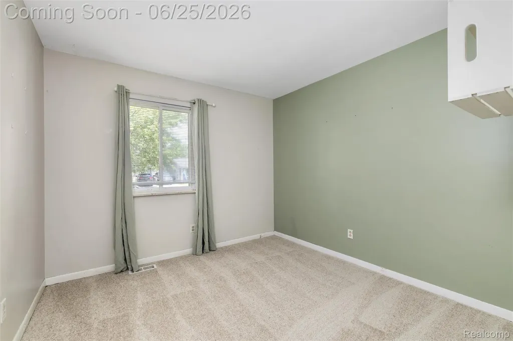 309 Crescent Avenue Holly Village MI 48442
