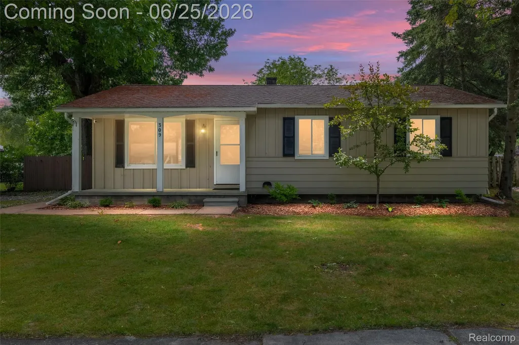 309 Crescent Avenue Holly Village MI 48442