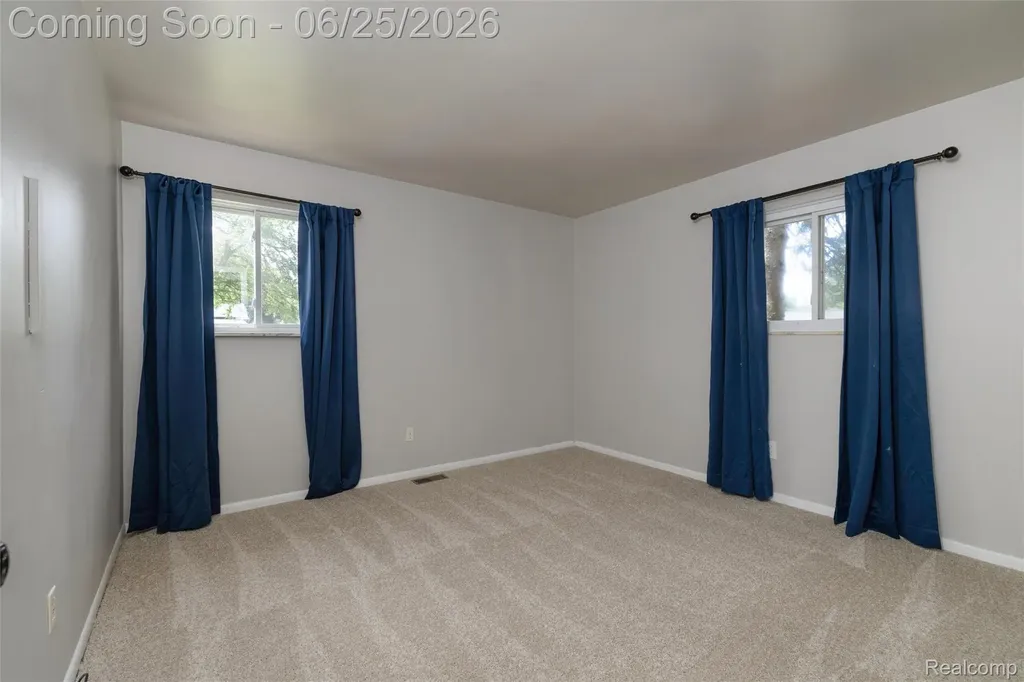 309 Crescent Avenue Holly Village MI 48442