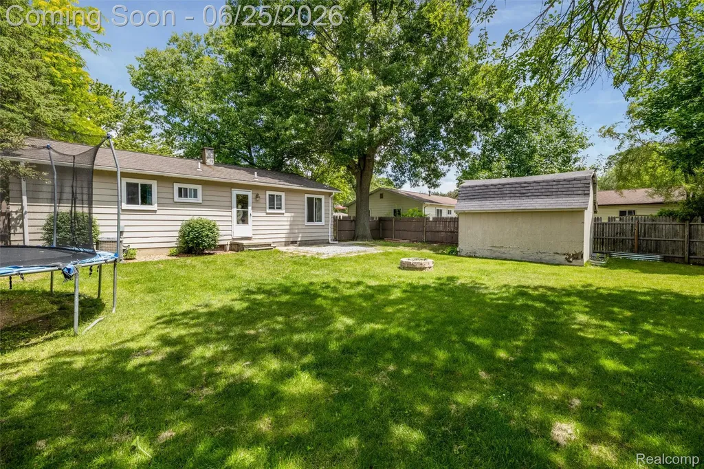 309 Crescent Avenue Holly Village MI 48442