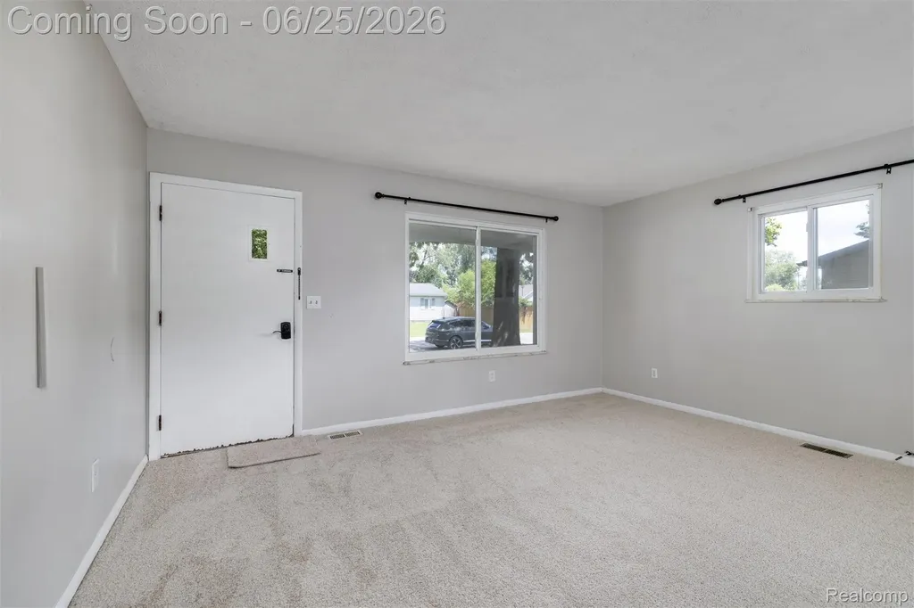 309 Crescent Avenue Holly Village MI 48442