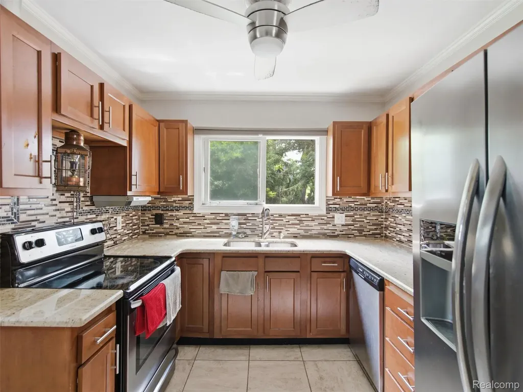 8241 Janis Street Utica City MI 48317