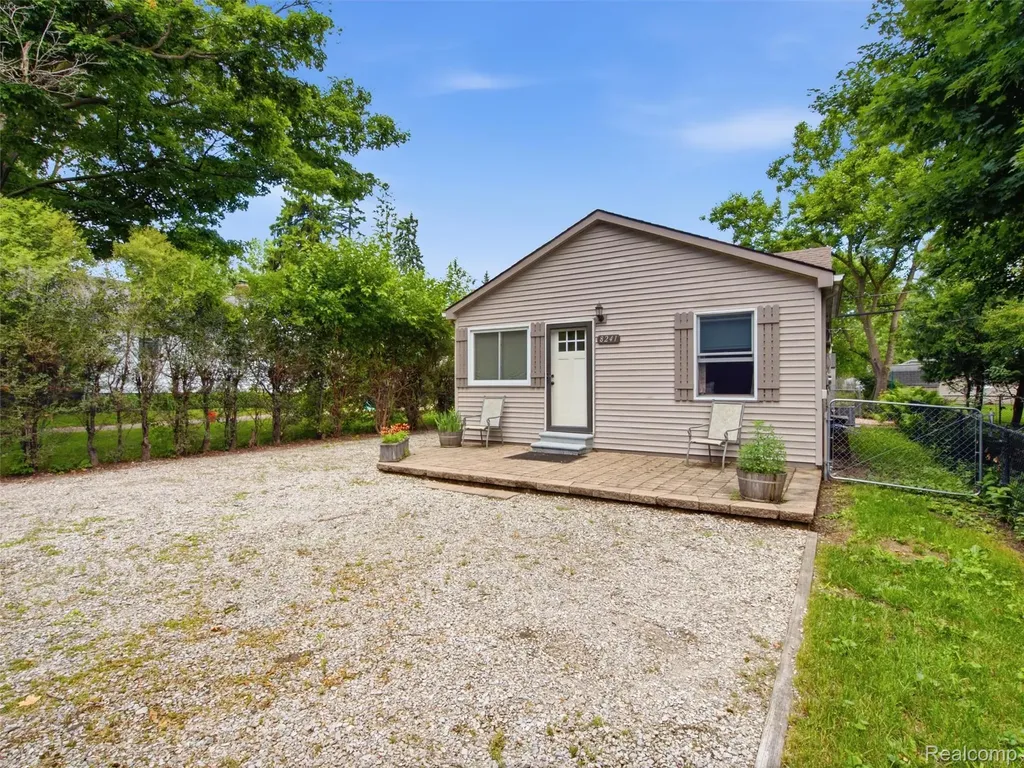 8241 Janis Street Utica City MI 48317