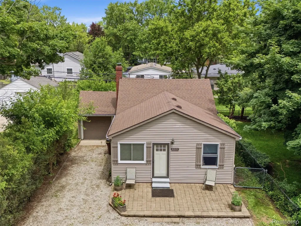 8241 Janis Street Utica City MI 48317