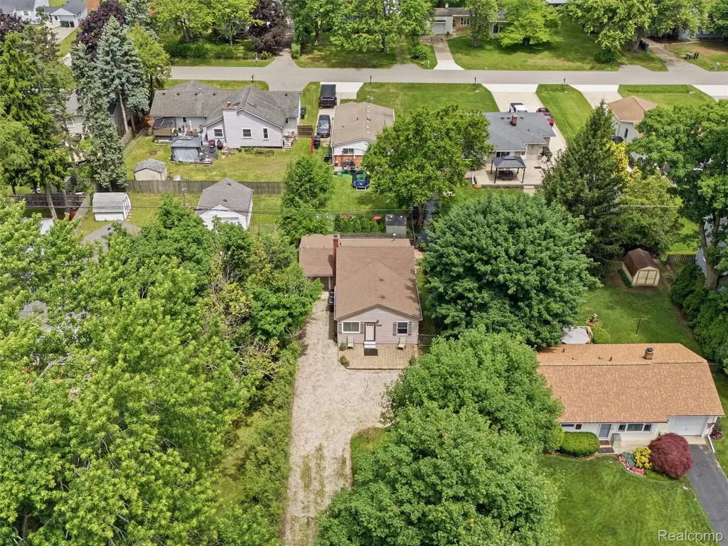 8241 Janis Street Utica City MI 48317