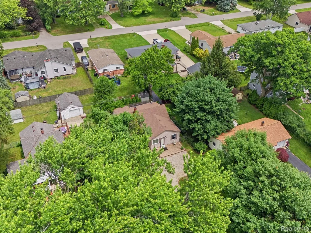 8241 Janis Street Utica City MI 48317