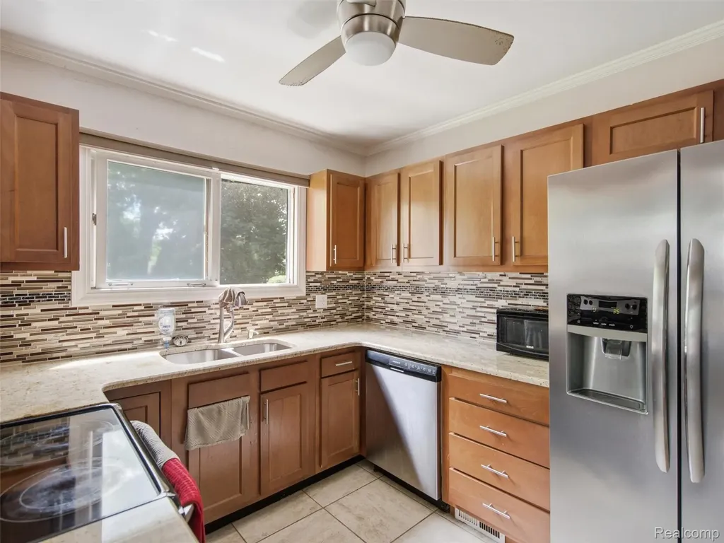 8241 Janis Street Utica City MI 48317