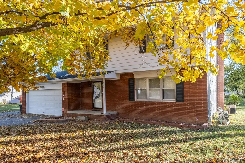 5297 Oaktree Drive Flint Charter Township MI 48532