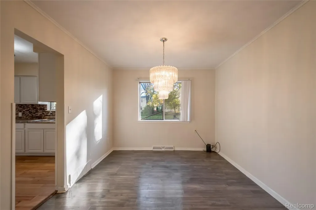5297 Oaktree Drive Flint Charter Township MI 48532