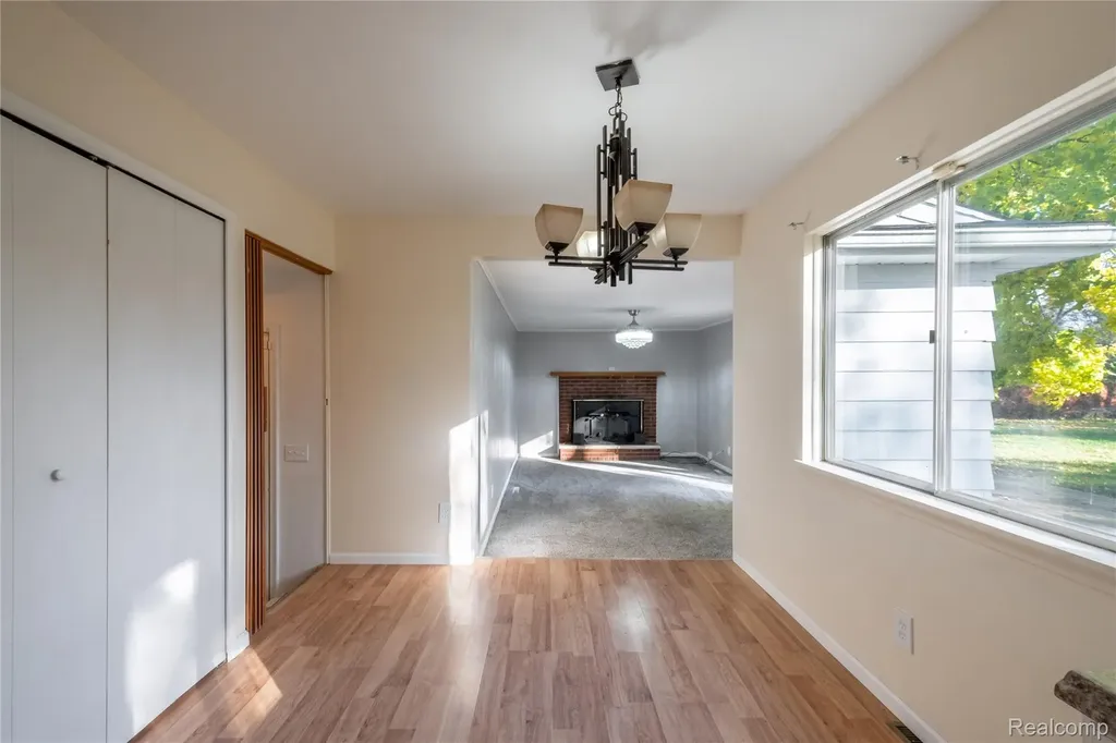 5297 Oaktree Drive Flint Charter Township MI 48532