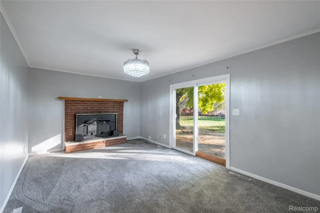 5297 Oaktree Drive Flint Charter Township MI 48532