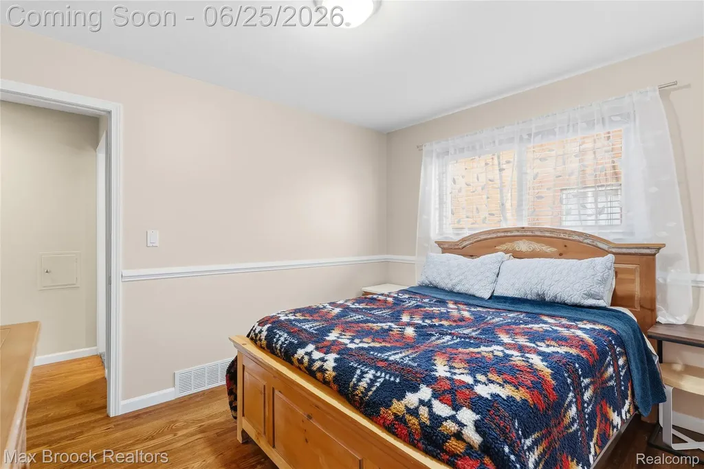 30250 Longfellow Avenue Madison Heights City MI 48071