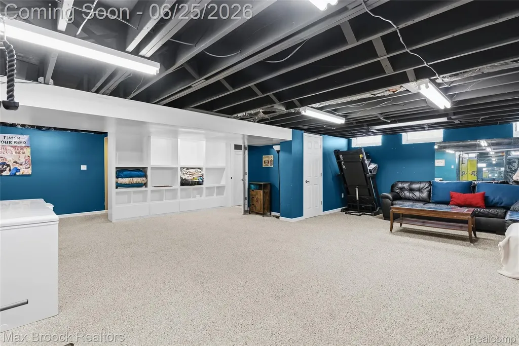 30250 Longfellow Avenue Madison Heights City MI 48071