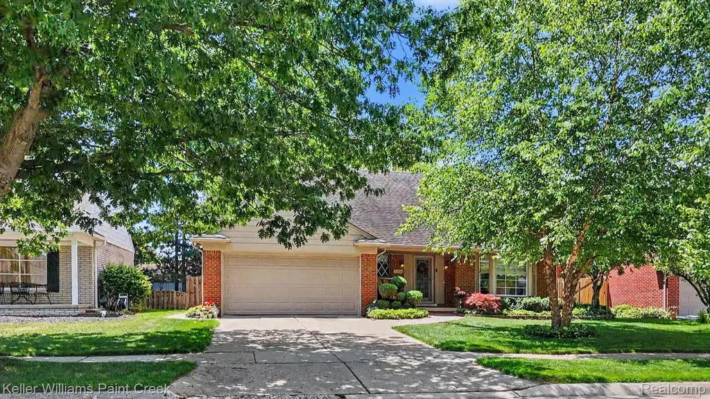 1437 Blairmoor Court Grosse Pointe Woods City MI 48236