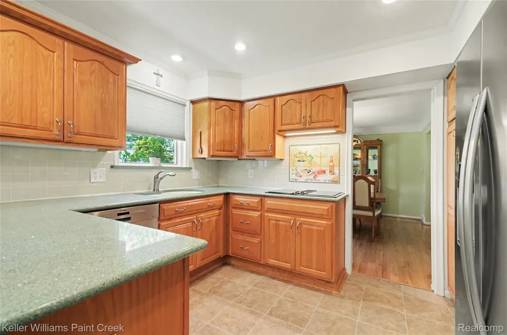 1437 Blairmoor Court Grosse Pointe Woods City MI 48236