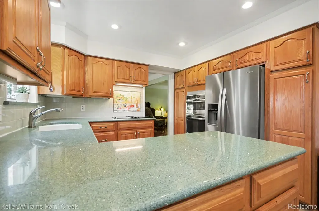 1437 Blairmoor Court Grosse Pointe Woods City MI 48236
