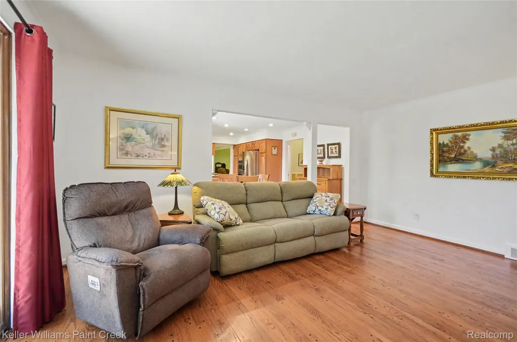 1437 Blairmoor Court Grosse Pointe Woods City MI 48236