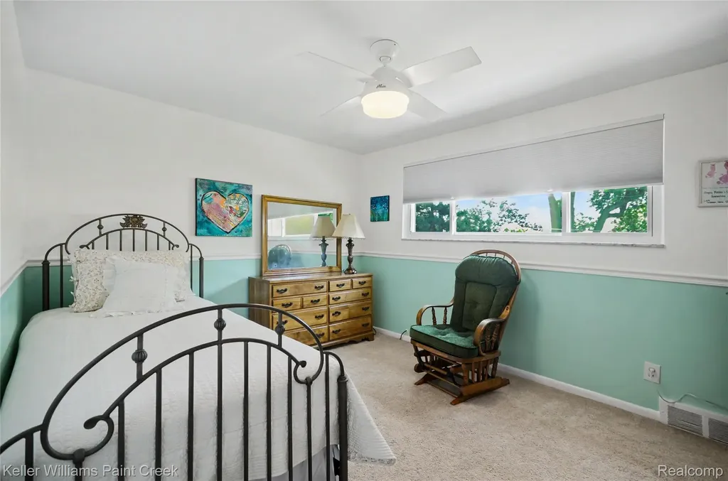 1437 Blairmoor Court Grosse Pointe Woods City MI 48236