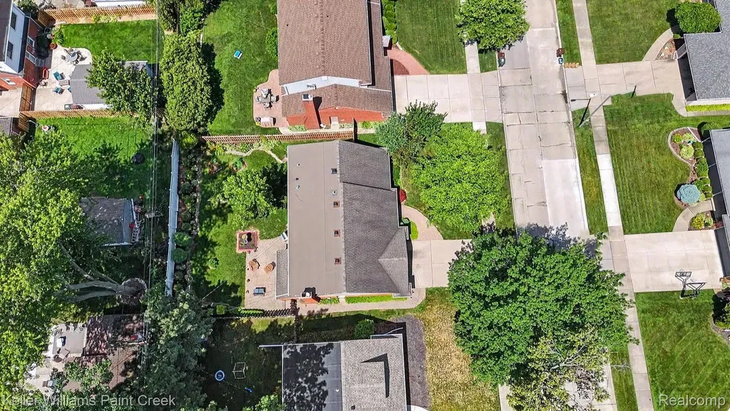 1437 Blairmoor Court Grosse Pointe Woods City MI 48236