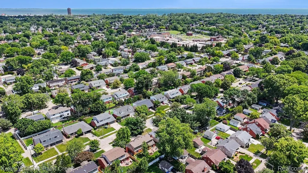 1437 Blairmoor Court Grosse Pointe Woods City MI 48236
