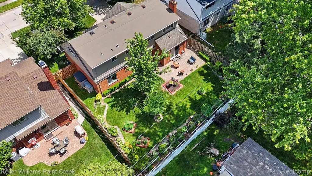 1437 Blairmoor Court Grosse Pointe Woods City MI 48236
