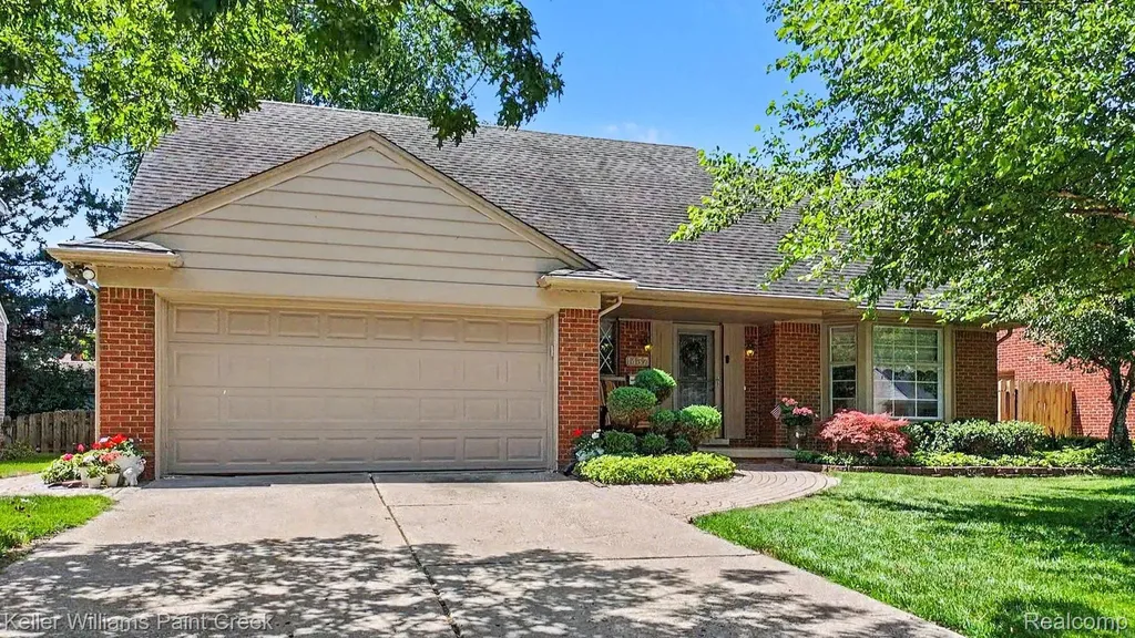1437 Blairmoor Court Grosse Pointe Woods City MI 48236